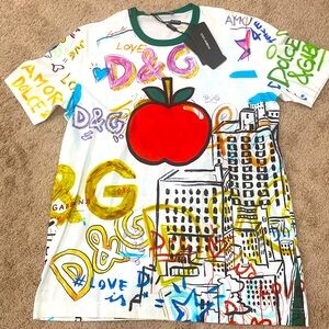 Dolce &Gabbana 2018 White Multi Big Apple Tee’s Large!